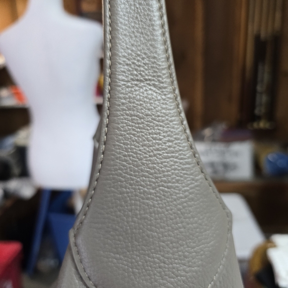 DOONEY AND BOURKE FLORENTINE LOGO LOCK SHOULDER PURSE - Picture 10 of 10